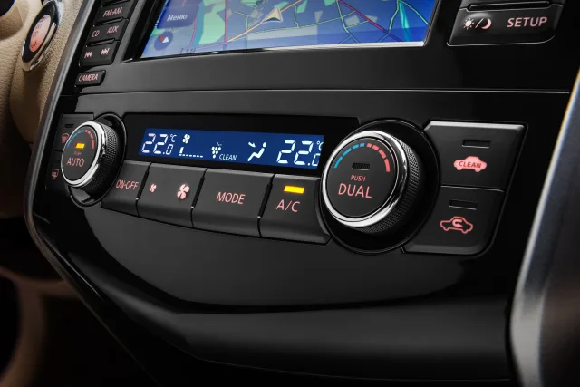 Nissan Teana 2.5 AT Premium+ — 18