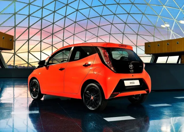 Toyota Aygo хетчбек — 6