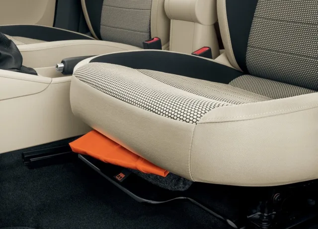 Skoda Spaceback 2013 хетчбек — 8