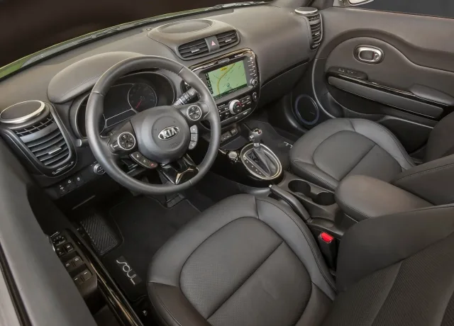 KIA Soul 2013 microvan — 3