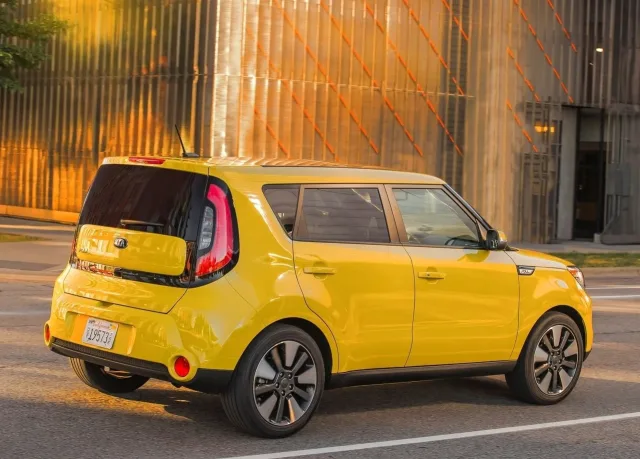 KIA Soul 2013 microvan — 11