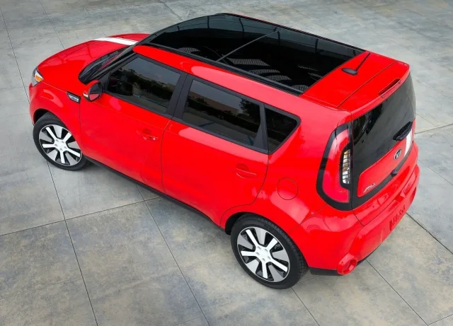 KIA Soul 2013 microvan — 12
