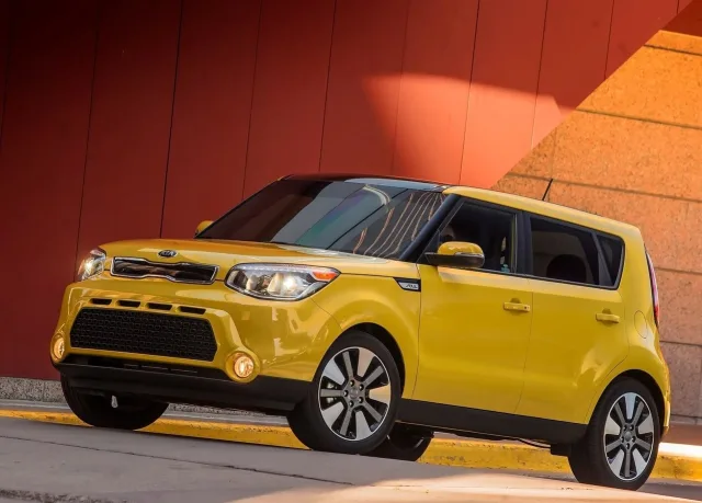 KIA Soul 2013 microvan — 16