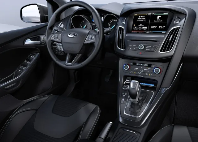 Ford Focus 2015 hatchback — 3