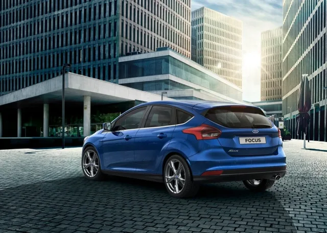 Ford Focus 2015 hatchback — 10