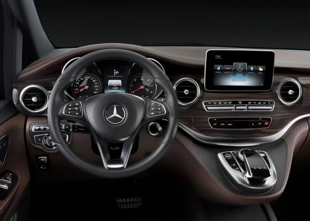 Mercedes-Benz V-class minivan — 12