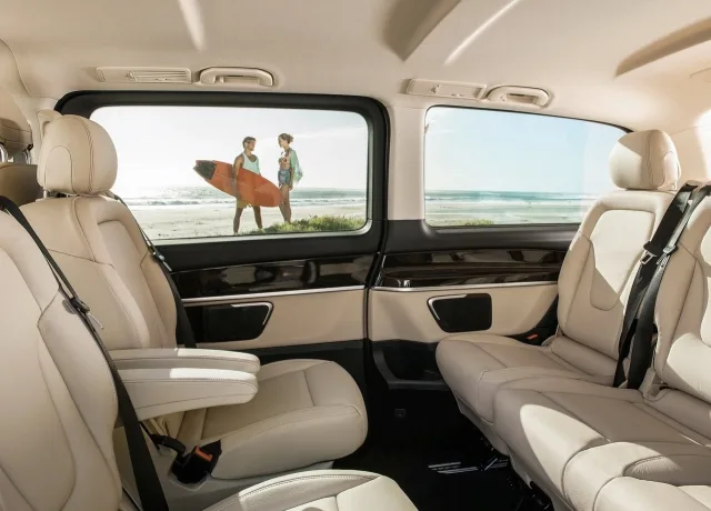 Mercedes-Benz V-class minivan — 13