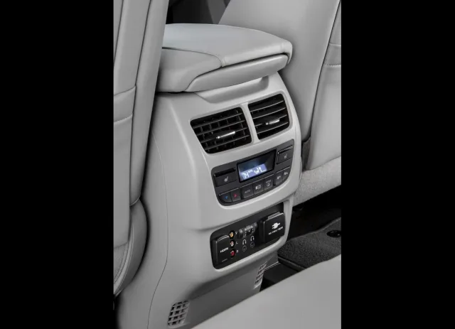 Acura MDX crossover — 20