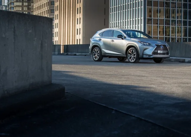 Lexus NX 200t 2.0 AT Executive — 7