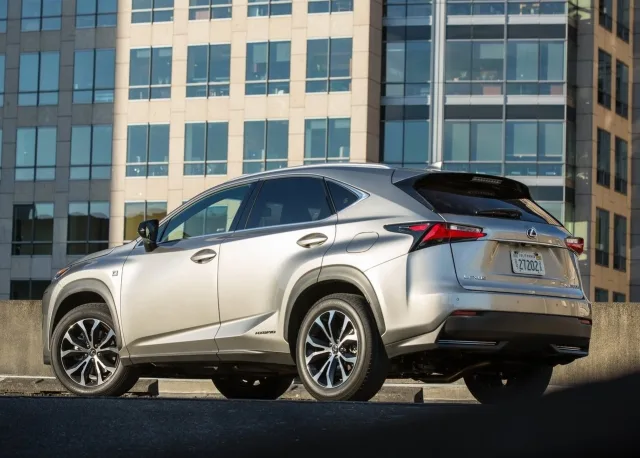 Lexus NX 200t 2.0 AT Executive — 11