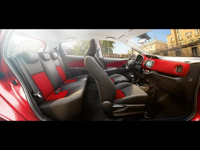 Toyota Yaris 1.3 AT Active — 4