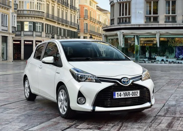 Toyota Yaris 1.3 AT Active — 5