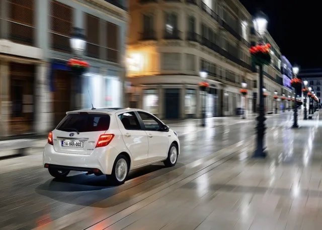 Toyota Yaris 1.3 AT Active — 8