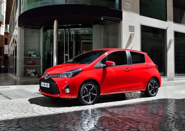 Toyota Yaris 1.3 AT Active — 9