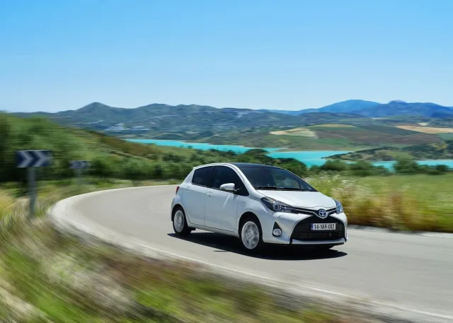 Toyota Yaris 1.3 AT Active — 10