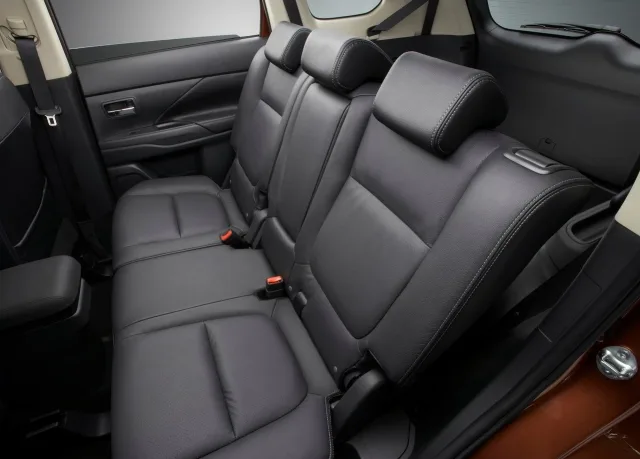 Mitsubishi Outlander 2014 (Мицубиси Аутлендер 2014) кроссовер — 3