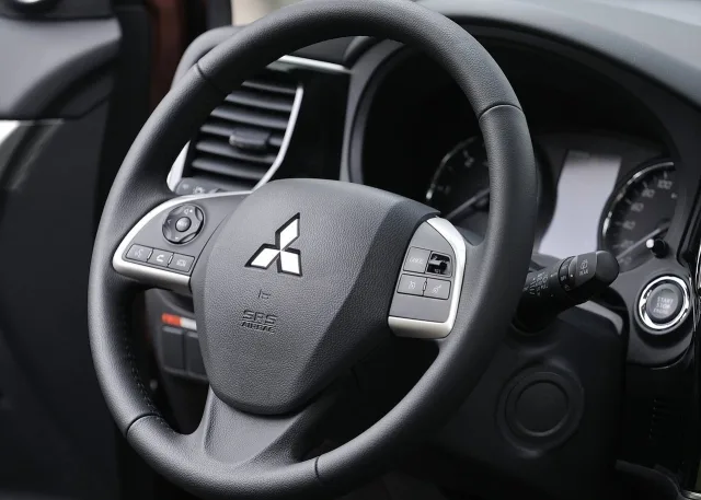 Mitsubishi Outlander 2014 (Мицубиси Аутлендер 2014) кроссовер — 4