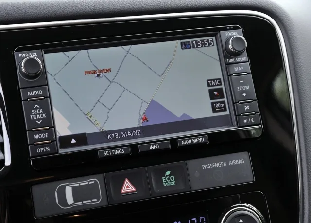 Mitsubishi Outlander 2014 (Мицубиси Аутлендер 2014) кроссовер — 6