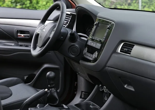 Mitsubishi Outlander 2014 (Мицубиси Аутлендер 2014) кроссовер — 10