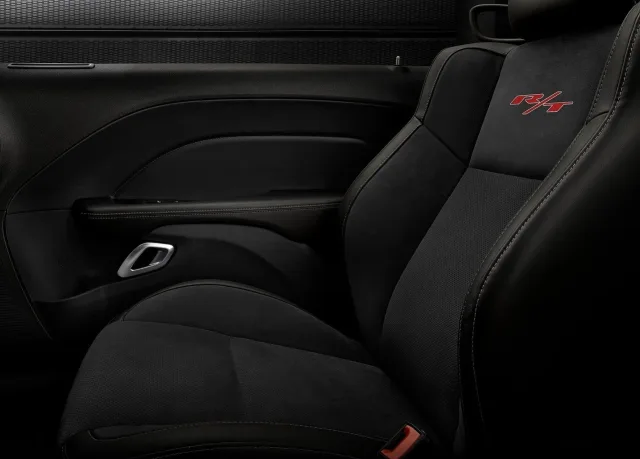 Dodge Challenger купе — 3