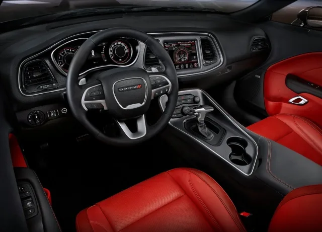 Dodge Challenger купе — 6