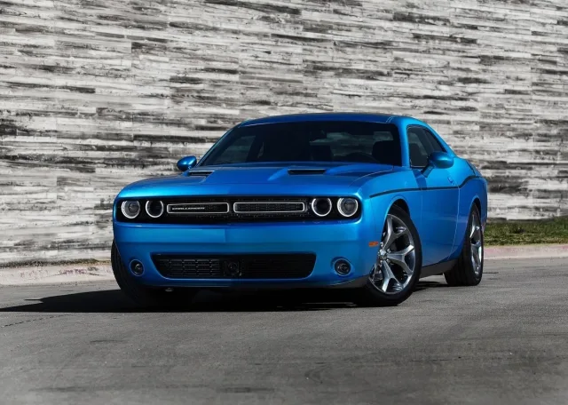 Dodge Challenger купе — 11