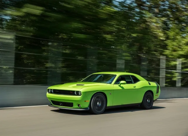 Dodge Challenger купе — 12