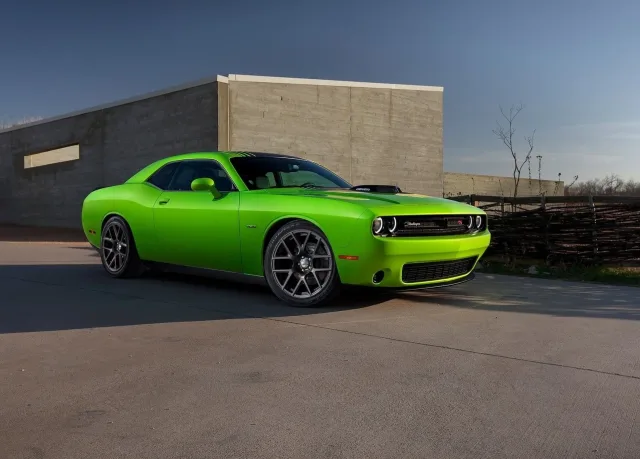 Dodge Challenger купе — 14