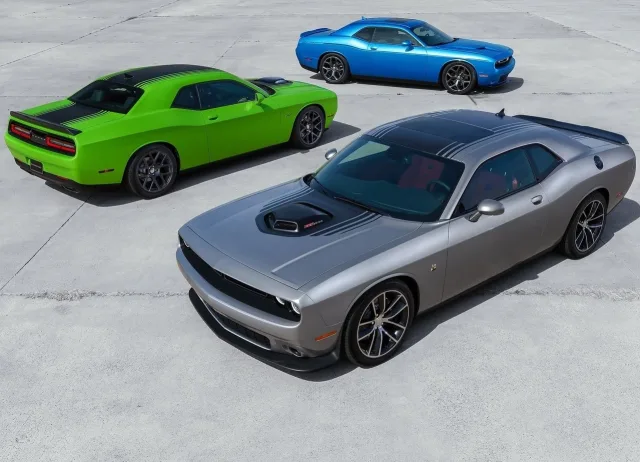 Dodge Challenger купе — 17