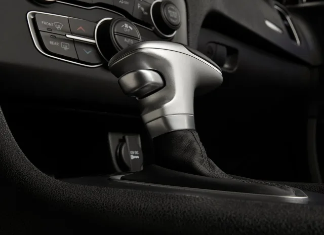 Dodge Charger седан — 4