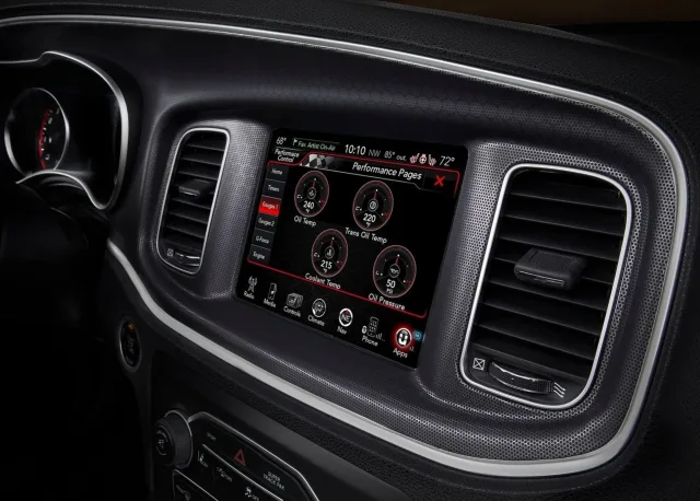 Dodge Charger седан — 5
