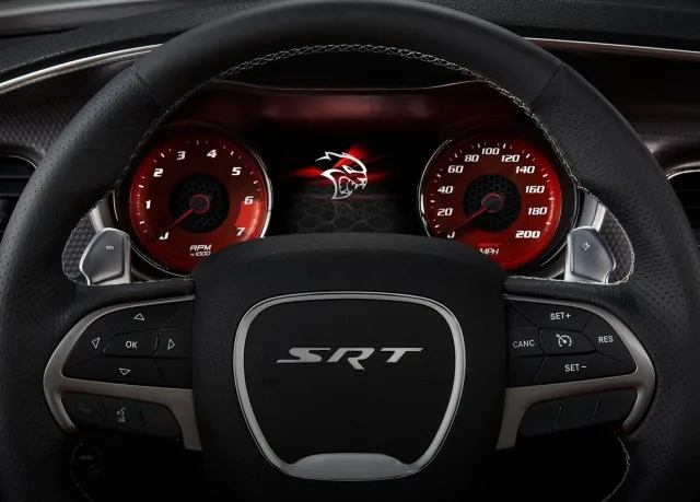 Dodge Charger SRT Hellcat (Додж Чарджер СРТ Хелкет) седан — 5