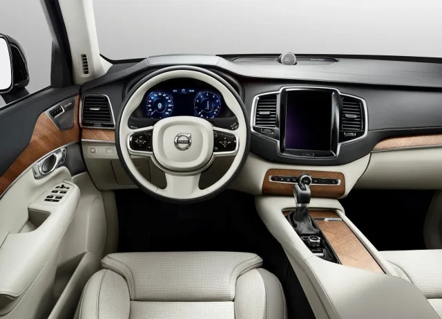 Volvo XC90 кросовер — 8