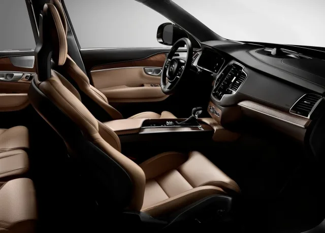 Volvo XC90 кросовер — 9