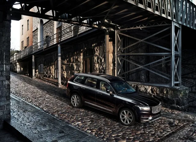 Volvo XC90 кросовер — 12