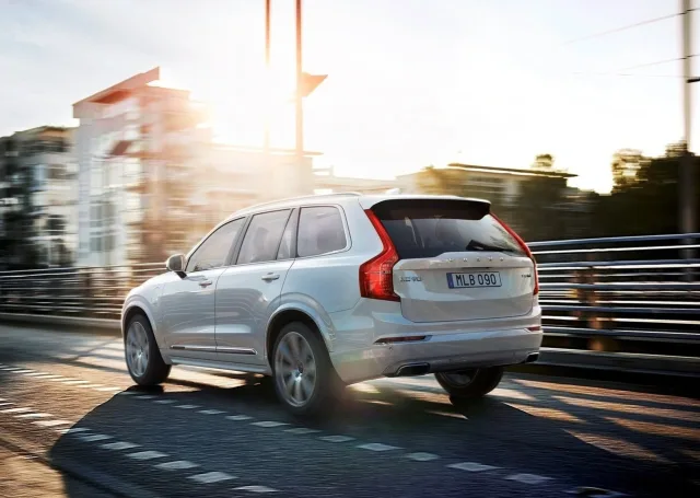 Volvo XC90 кросовер — 13