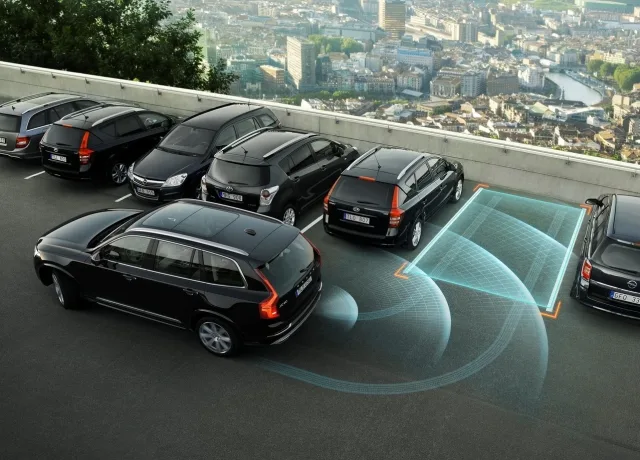 Volvo XC90 кросовер — 15