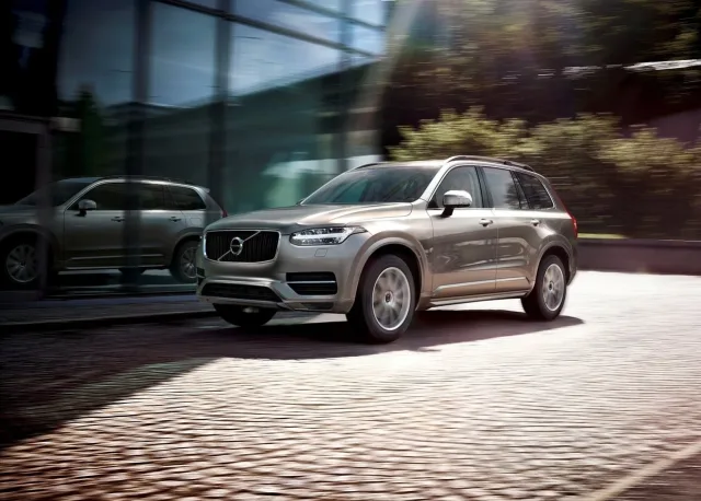 Volvo XC90 кросовер — 18