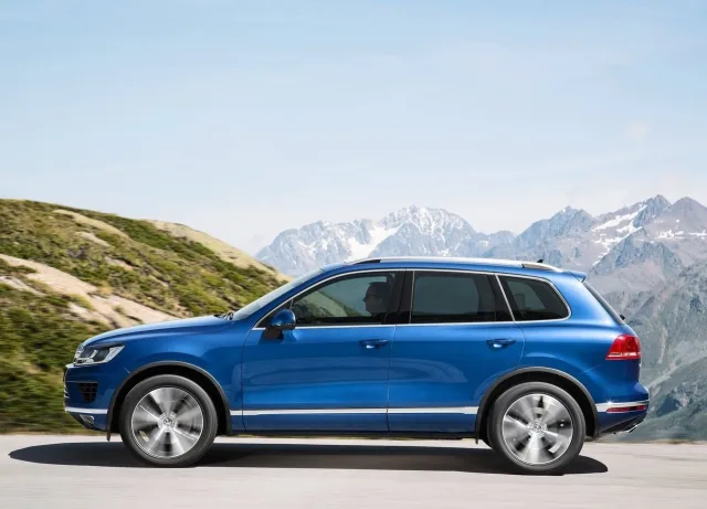 Volkswagen Touareg 2015 кросовер — 4