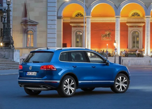 Volkswagen Touareg 2015 кросовер — 5