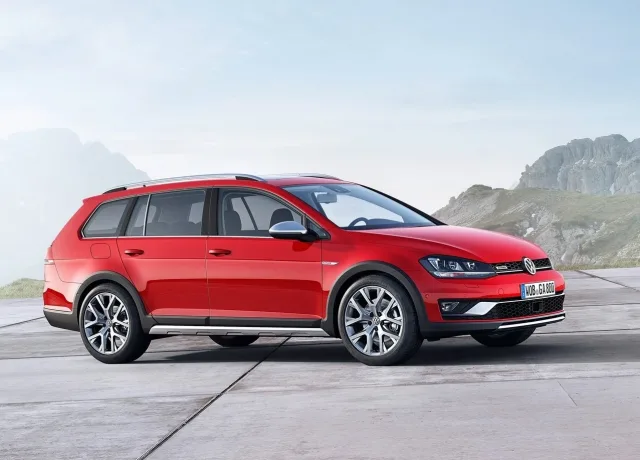 Volkswagen Golf Alltrack station wagon — 7
