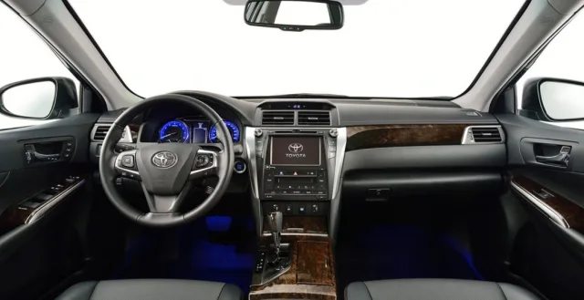 Toyota Camry 2015 седан — 7