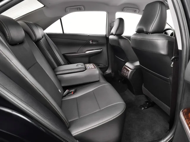 Toyota Camry 2015 седан — 9