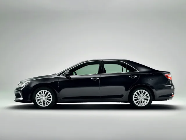 Toyota Camry 2015 седан — 12