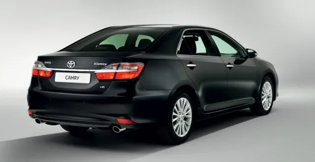 Toyota Camry 2015 седан — 15