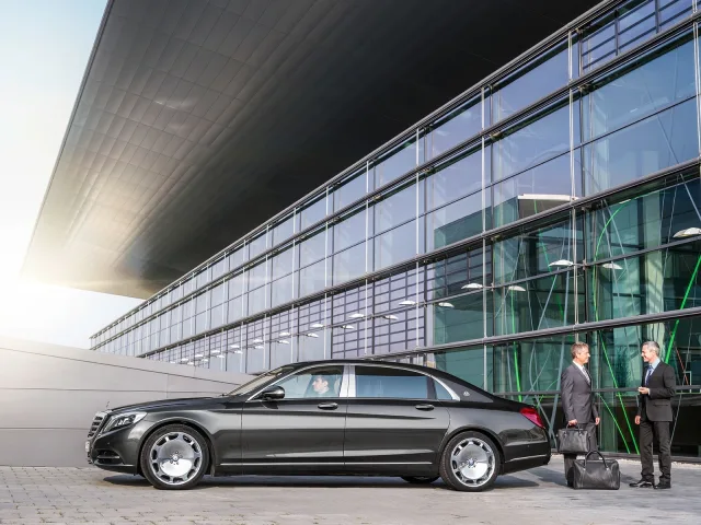 Mercedes-Benz S-Class Maybach 2015 sedan — 13