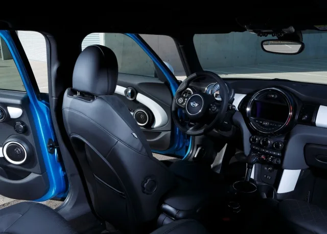 MINI 5 Door hatchback — 2