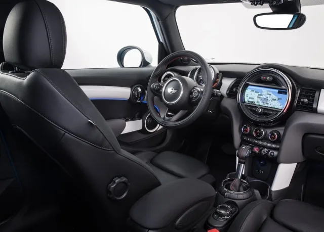 MINI 5 Door hatchback — 4
