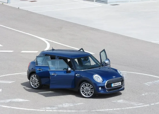 MINI 5 Door hatchback — 9