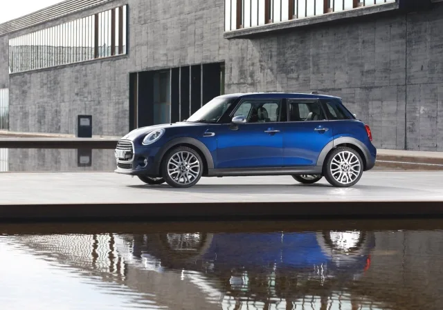 MINI 5 Door hatchback — 12